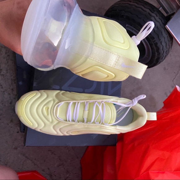 NIKE AUTHENTIC WOMENS AIR MAX 720 sz 8.5 NEW - Picture 3 of 6